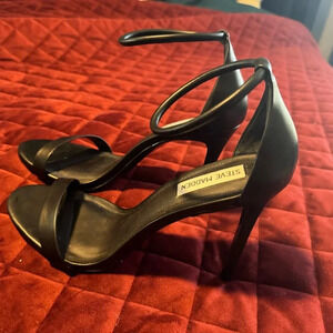 STEVE MADDEN 3” black strappy heels, excellent!! Size 9.5